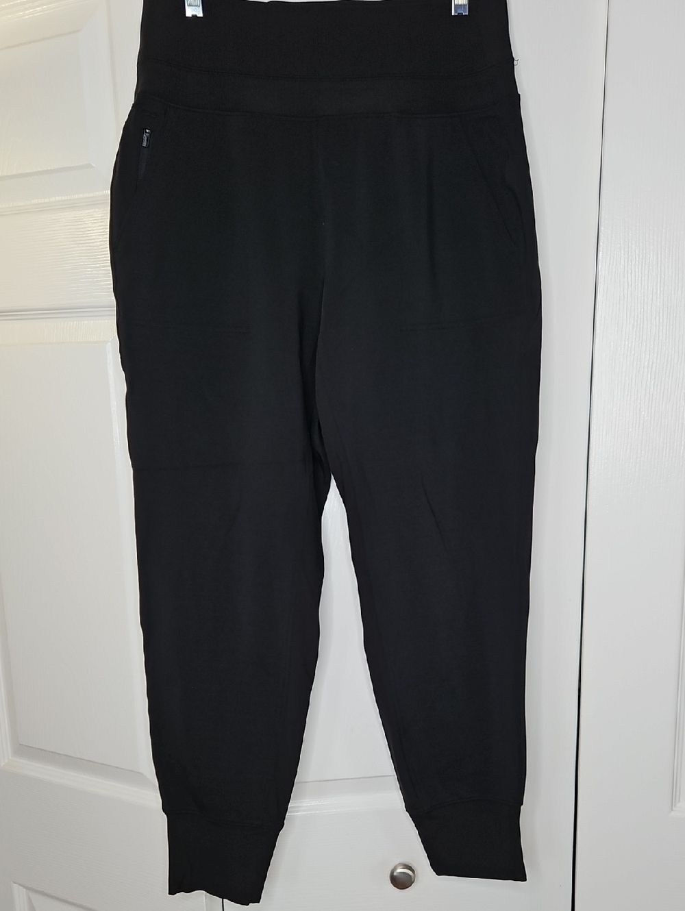 Athleta Brooklyn Black Jogger Pants with Zip Pocket Size M.
